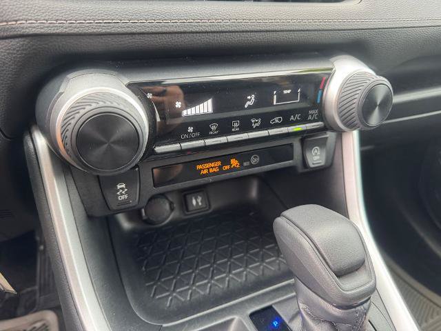 Used 2019 Toyota RAV4 LE AWD/4WD image 6