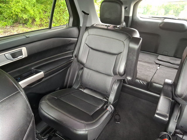Certified 2023 Ford Explorer Limited w/ Equipment Group 301A AWD/4WD image 17