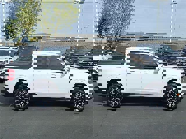 Certified 2022 Ford Maverick Lariat image 6