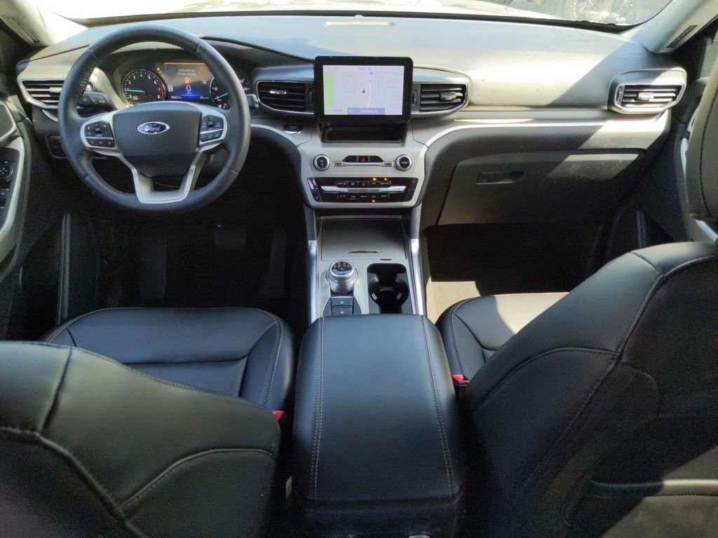 Certified 2022 Ford Explorer XLT w/ Equipment Group 202A image 12