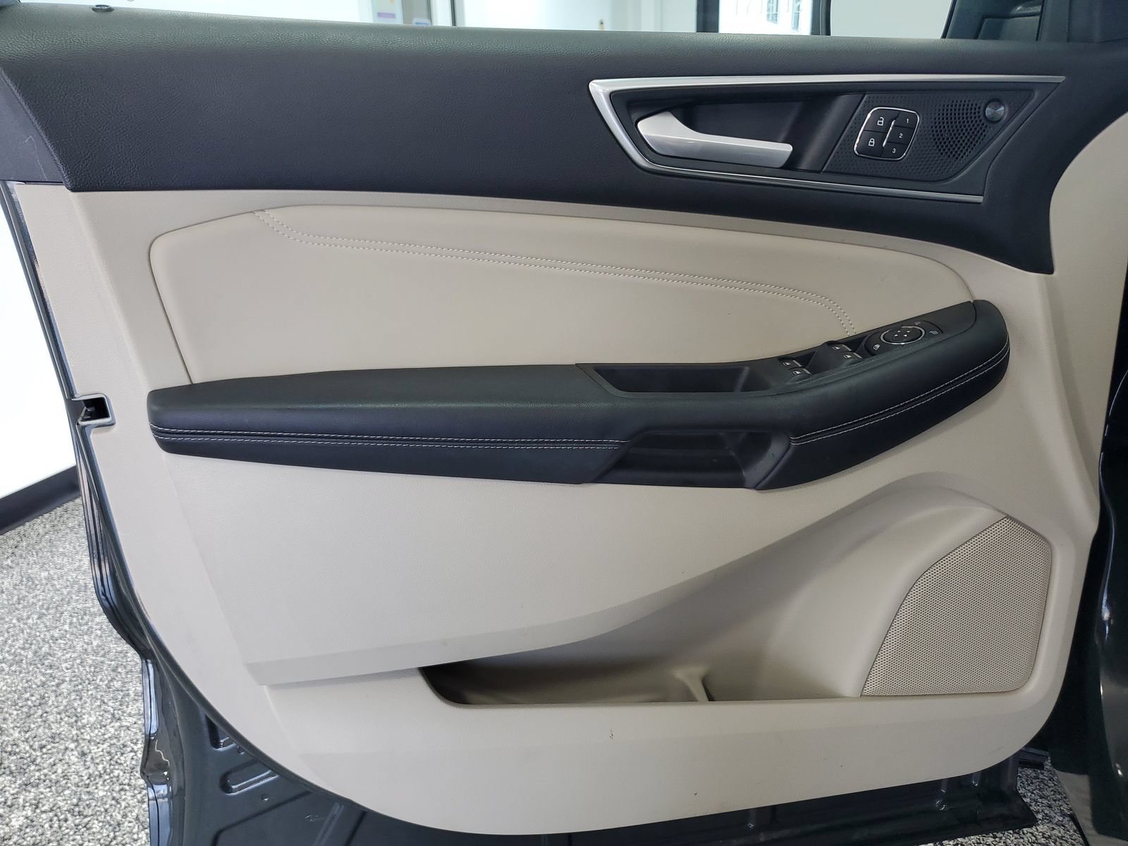 Certified 2024 Ford Edge Titanium AWD/4WD image 11