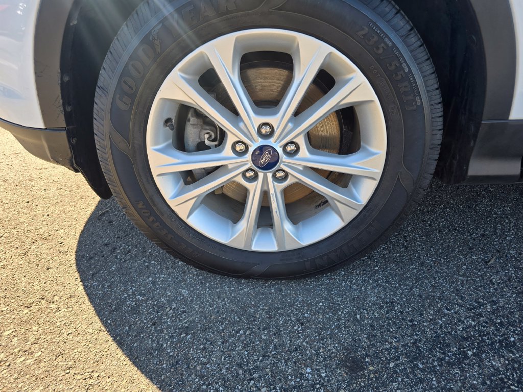 Certified 2018 Ford Escape SE AWD/4WD image 10