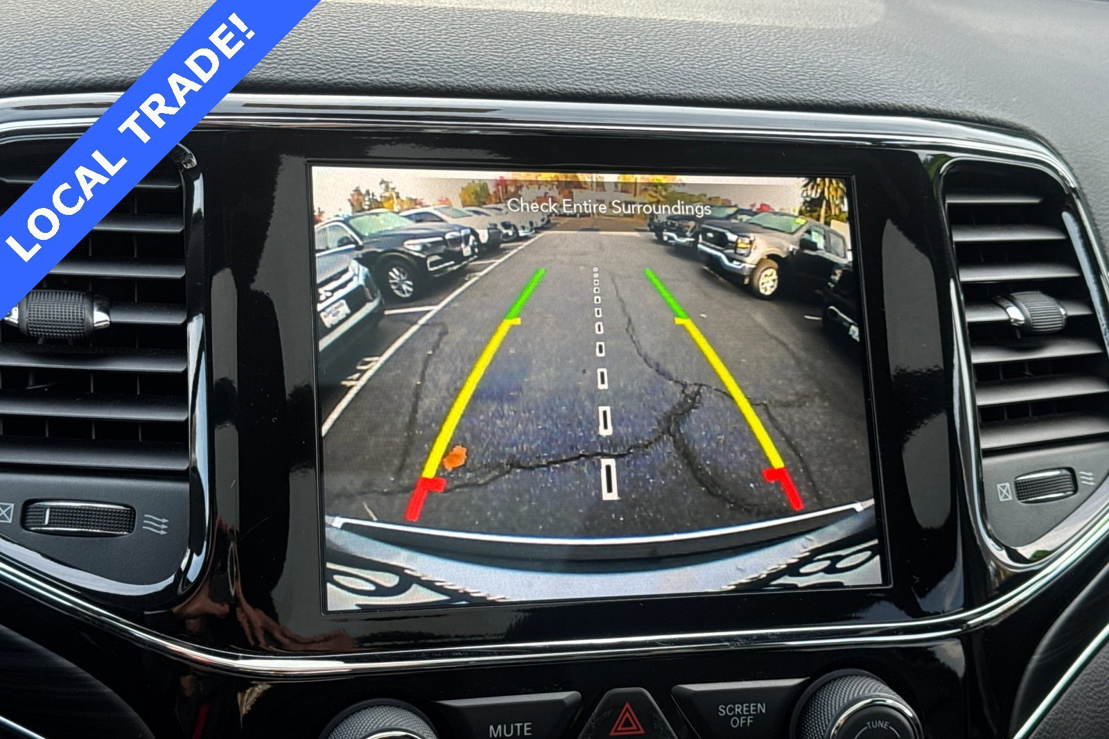 Used 2021 Jeep Grand Cherokee Limited w/ Luxury Group II image 19