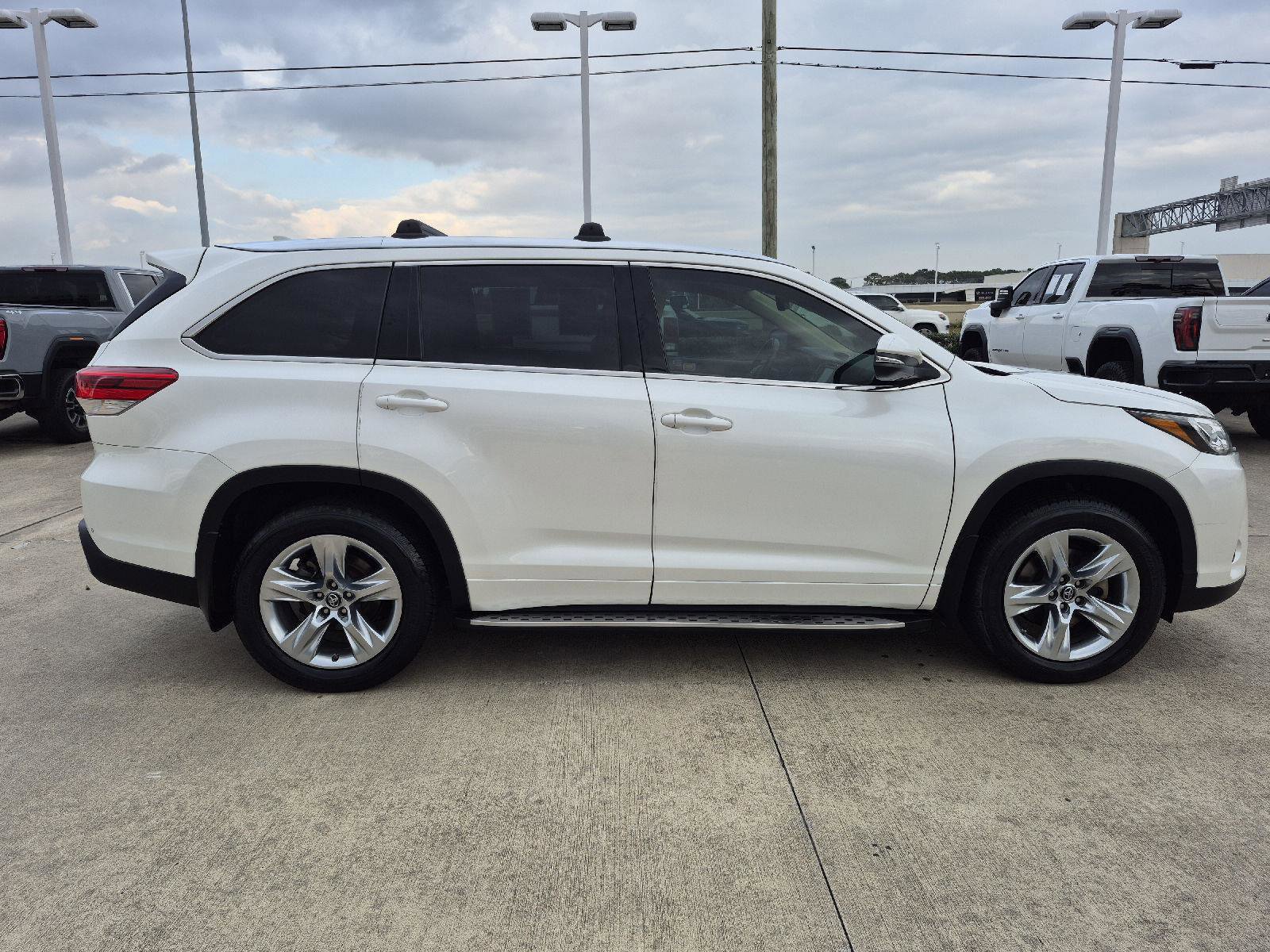 Used 2019 Toyota Highlander Limited image 6