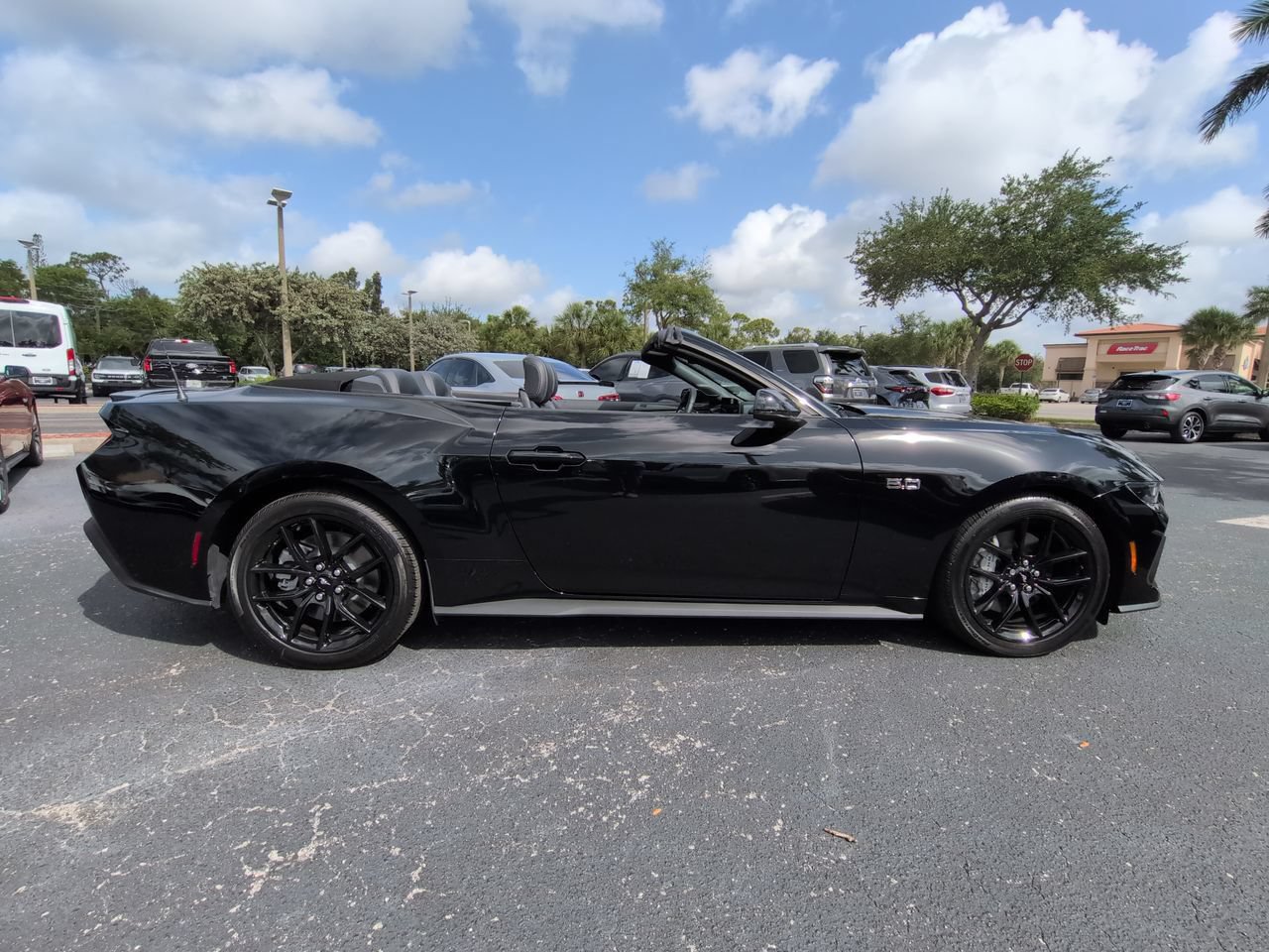 Certified 2025 Ford Mustang GT Premium RWD image 3