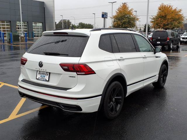Used 2024 Volkswagen Tiguan SE R-Line w/ MDO Package, Two-Row AWD/4WD image 5