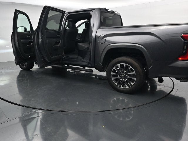 Used 2025 Toyota Tundra Limited AWD/4WD image 45