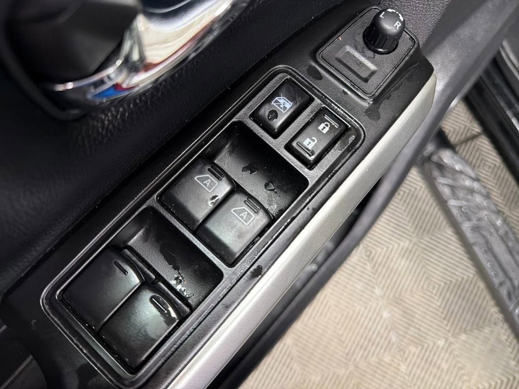 Used 2019 Nissan Titan PRO-4X w/ Pro-4x Convenience Package image 17