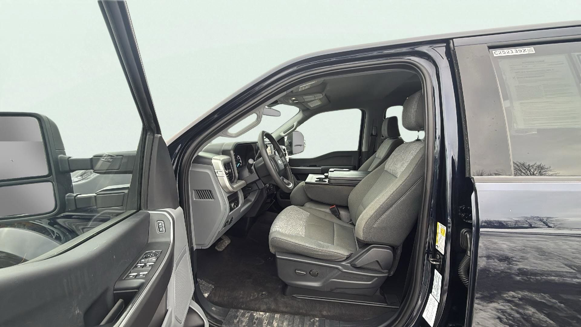 Certified 2025 Ford F450 XLT w/ FX4 Off-Road Package image 17