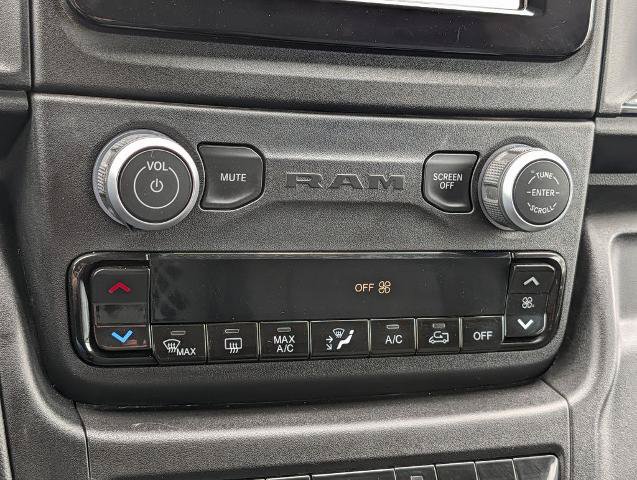 Used 2023 RAM ProMaster 2500 w/ Driver Convenience Group FWD image 19