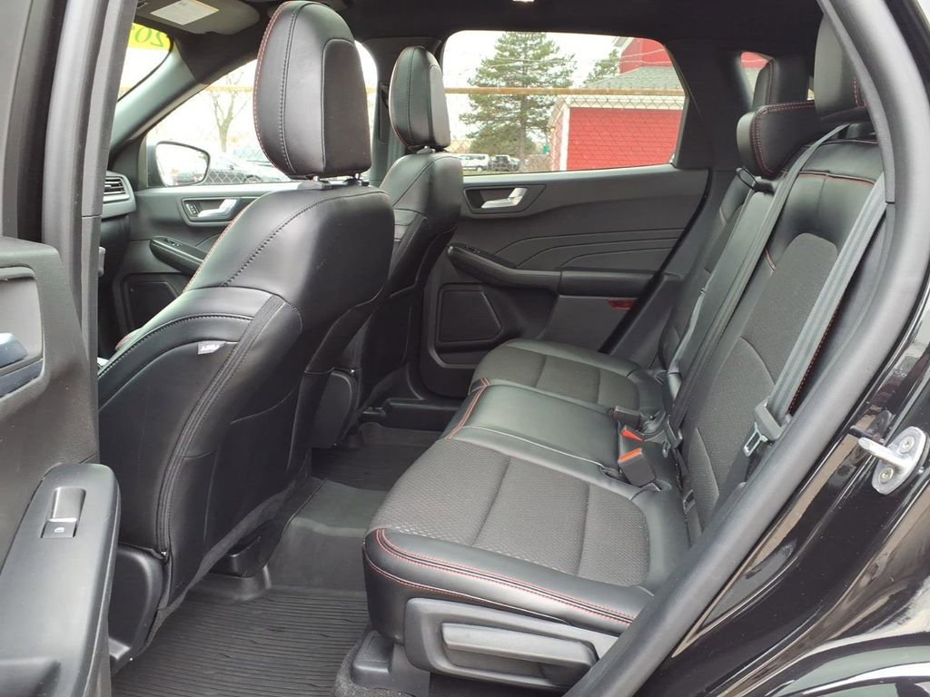 Certified 2024 Ford Escape ST-Line w/ Tech Pack #1 image 11