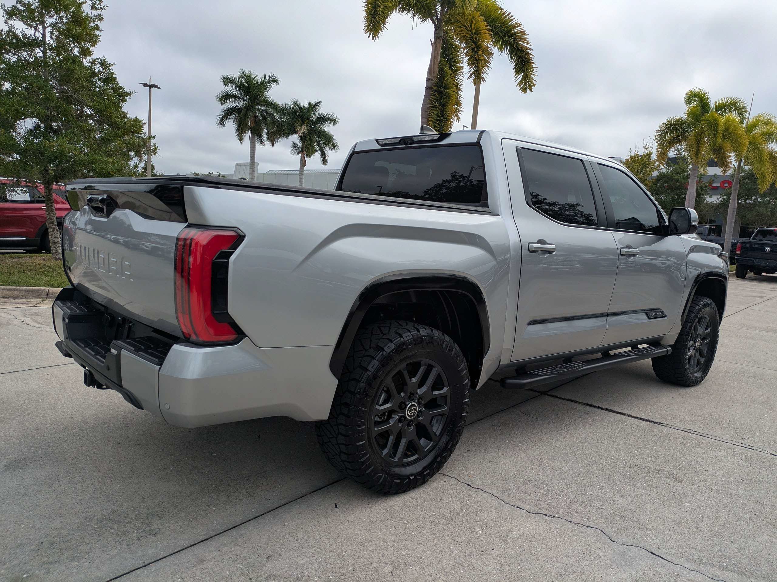 Used 2024 Toyota Tundra Platinum AWD/4WD image 4