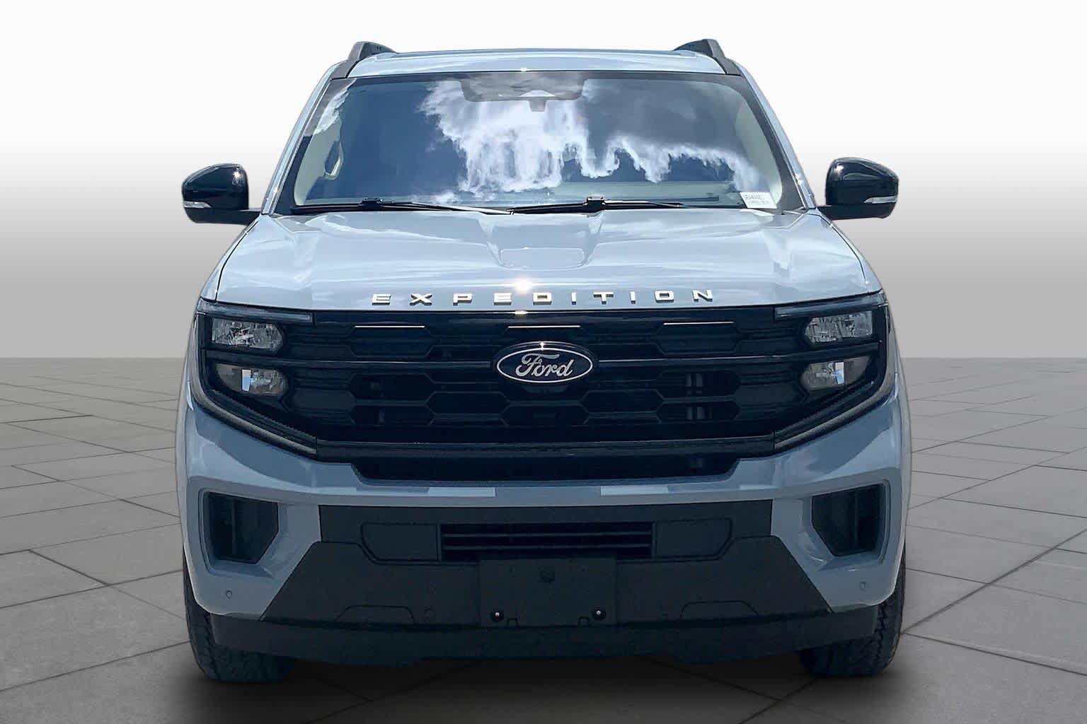 Certified 2025 Ford Expedition Active AWD/4WD image 4