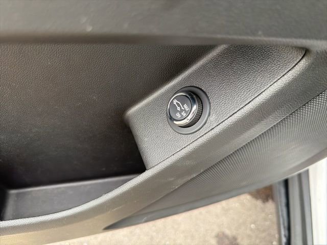 Used 2023 Chevrolet Traverse LT image 27