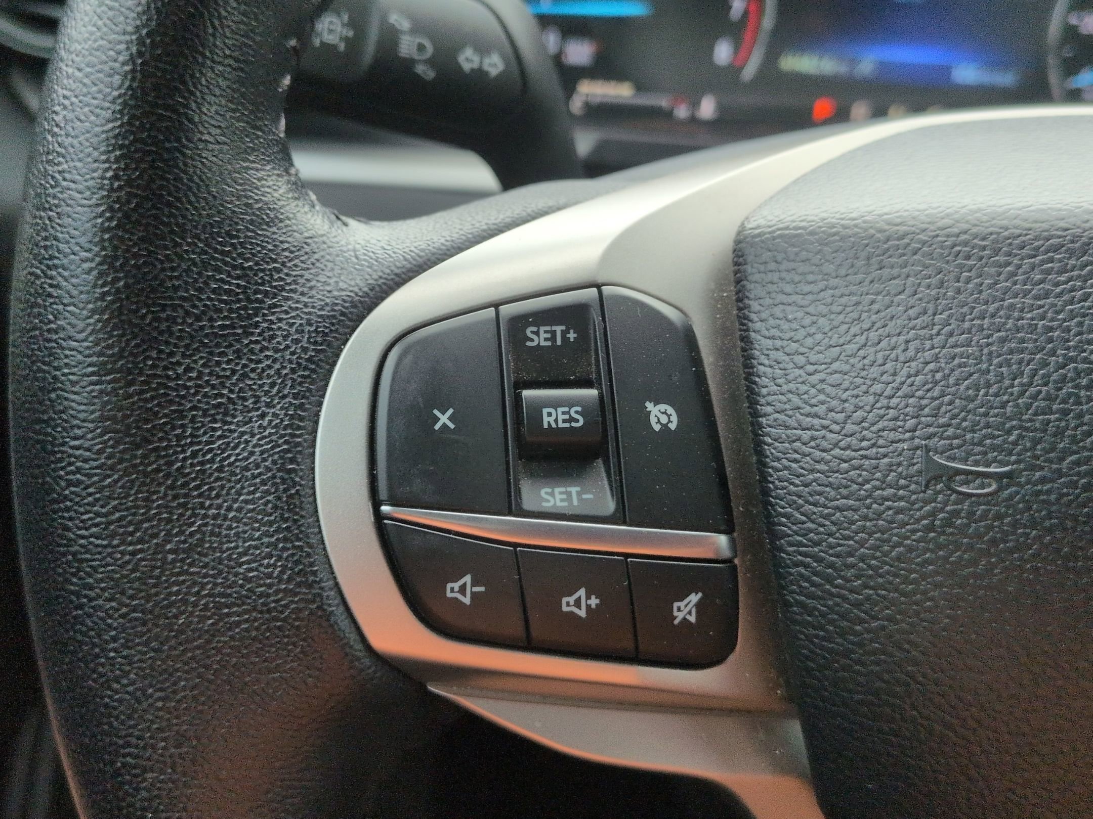 Certified 2024 Ford Explorer XLT AWD/4WD image 18