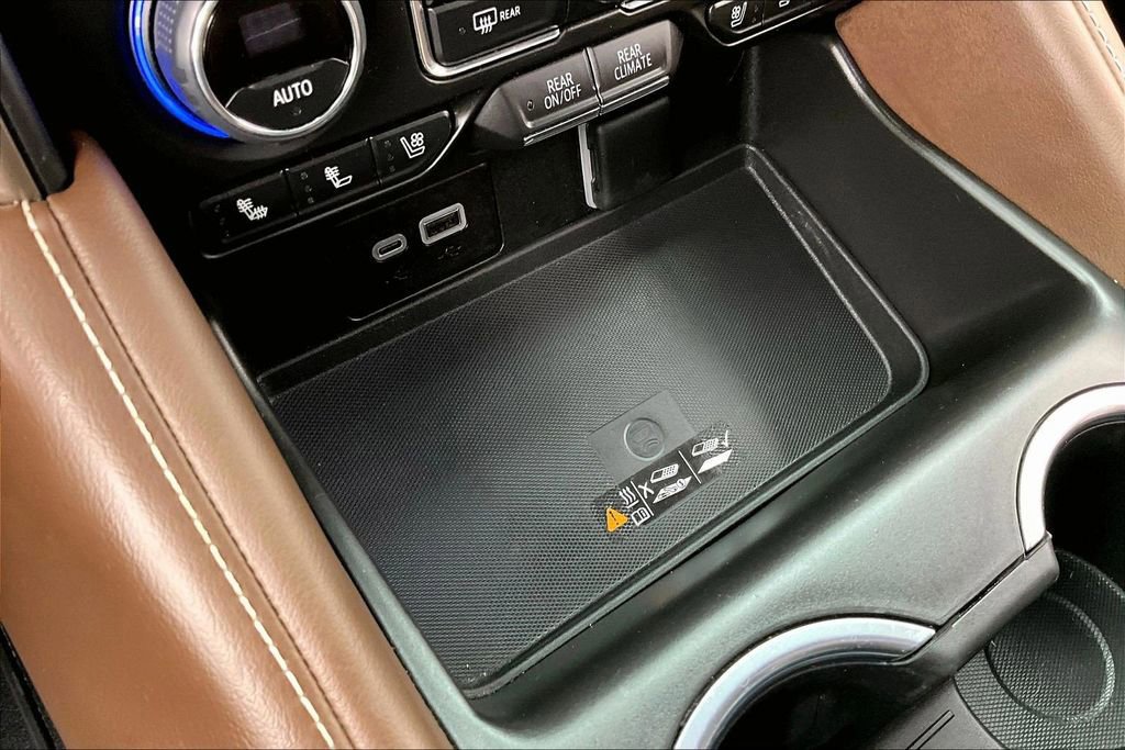 Used 2024 Chevrolet Tahoe High Country image 33