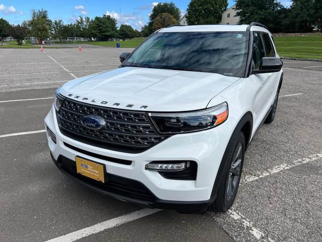 Certified 2023 Ford Explorer XLT w/ Equipment Group 202A AWD/4WD image 4