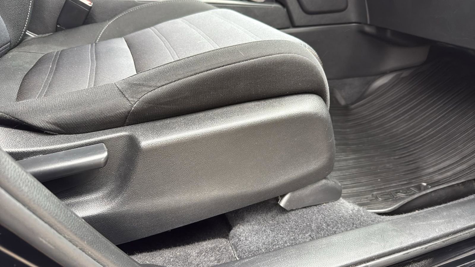 Used 2022 Honda CR-V LX image 25