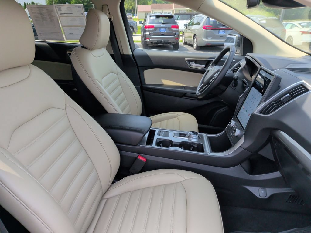 Certified 2023 Ford Edge SEL w/ Convenience Package AWD/4WD image 9