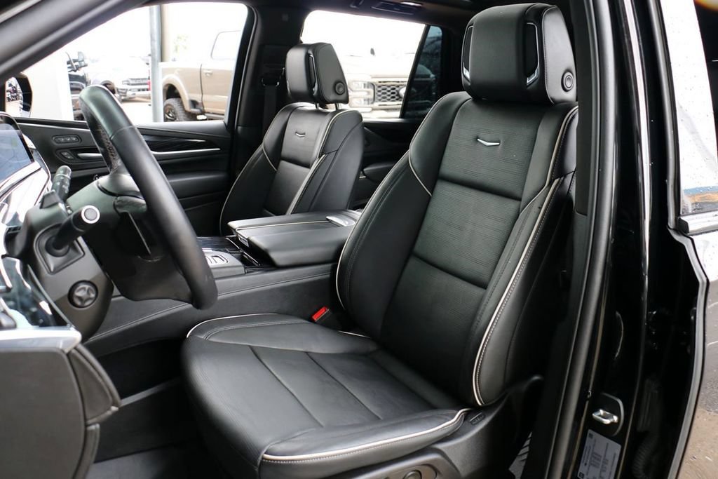 Used 2023 Cadillac Escalade Sport w/ LPO, ONYX Package AWD/4WD image 24
