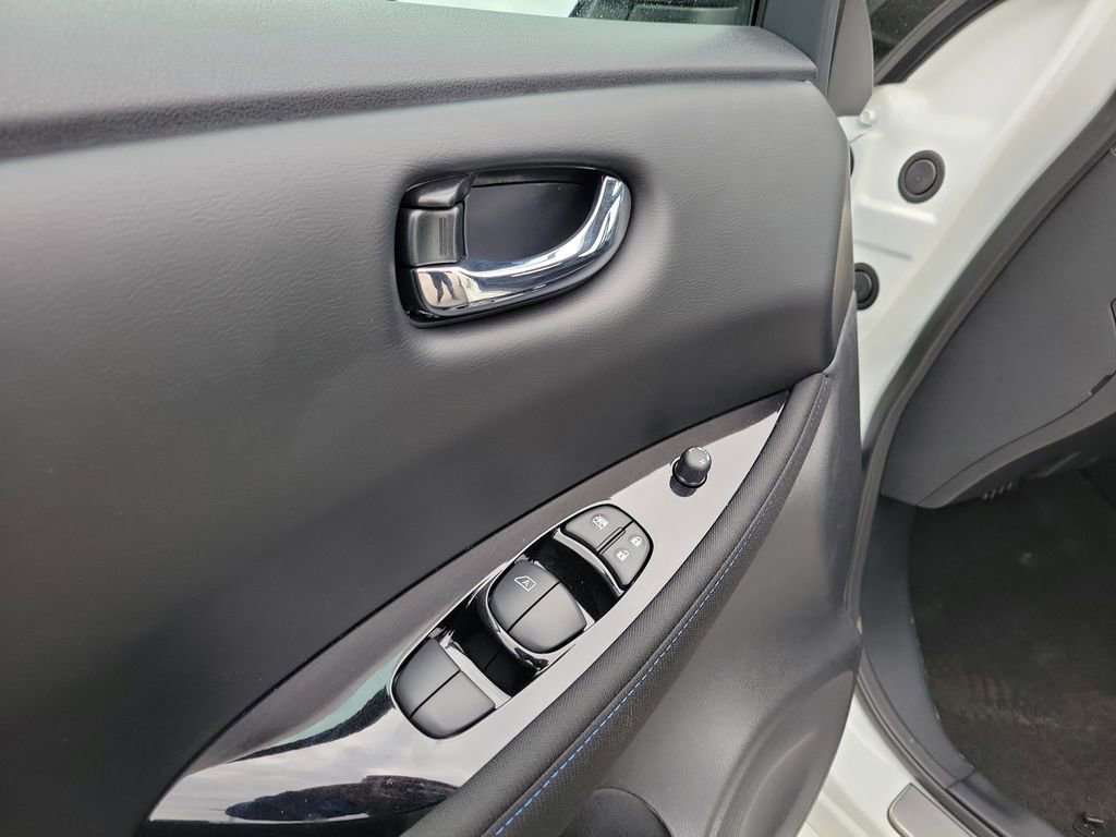 Used 2025 Nissan Leaf SV Plus image 19