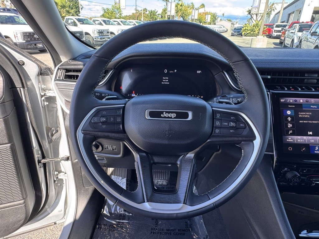 Used 2023 Jeep Grand Cherokee Limited image 21