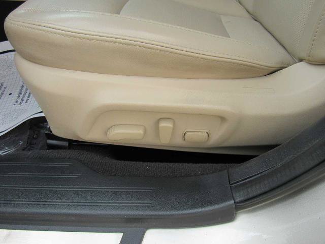 Used 2017 Subaru Outback 2.5i Limited AWD/4WD image 18