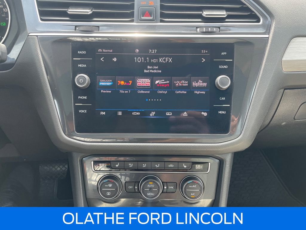 Used 2021 Volkswagen Tiguan SE w/ Panoramic Sunroof Package image 23