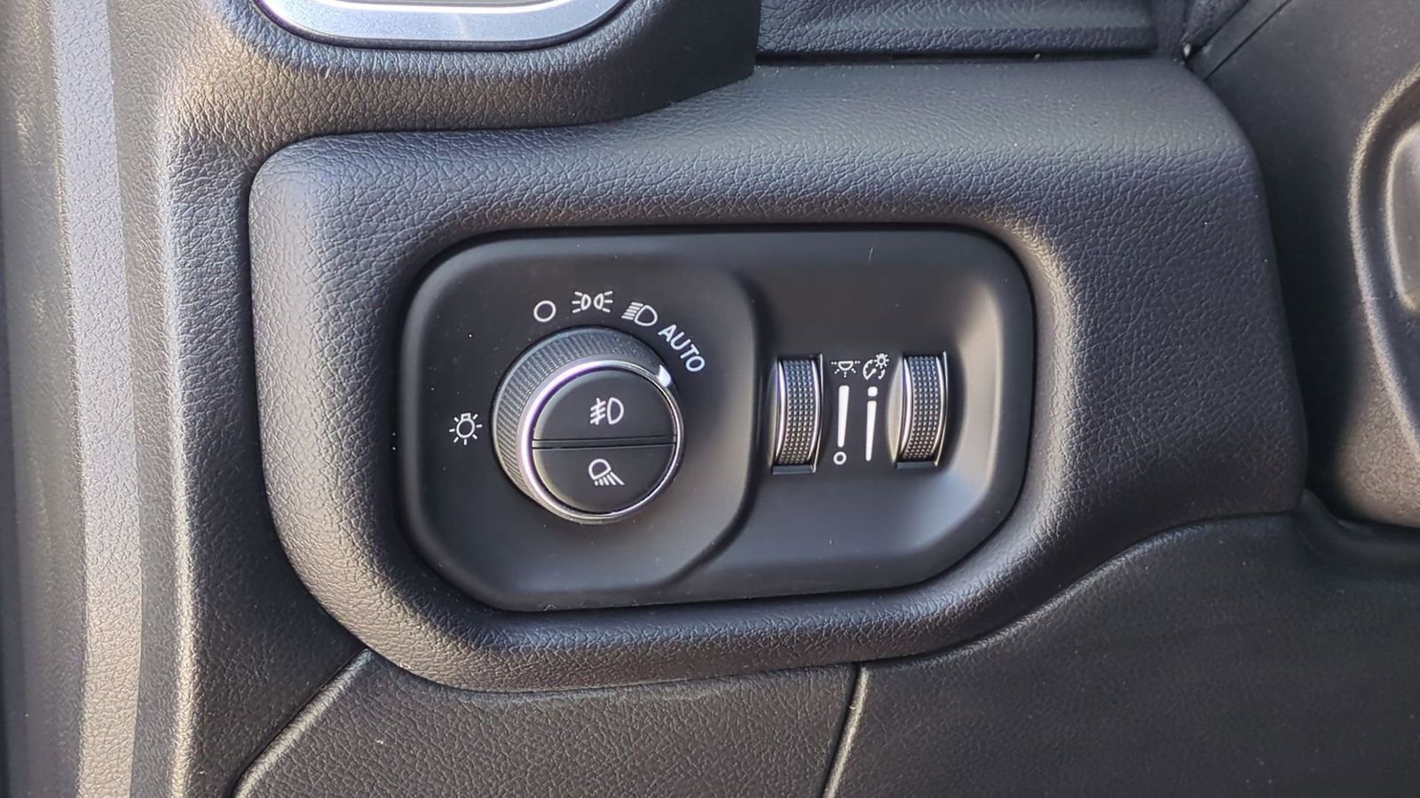 Used 2022 RAM 2500 Laramie w/ Night Edition image 19