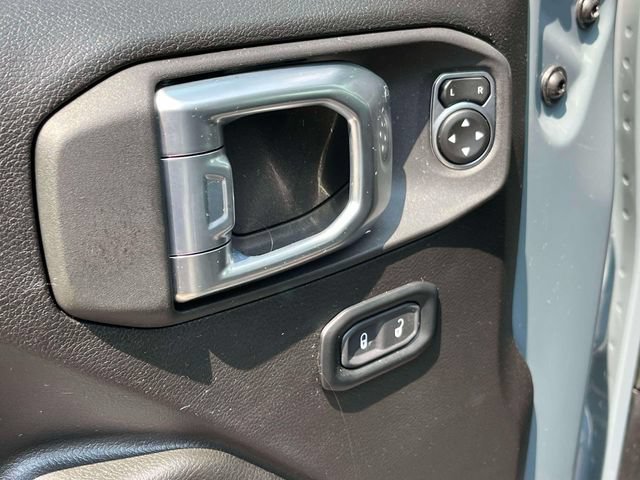 Used 2025 Jeep Gladiator Sport AWD/4WD image 26