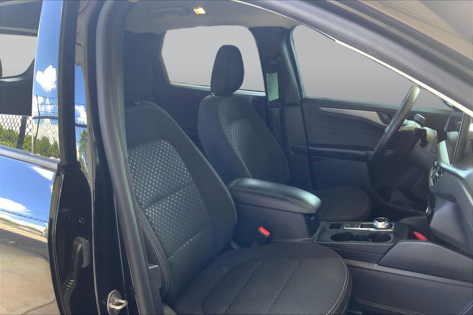Certified 2023 Ford Escape Active w/ Tech Pack #1 FWD image 9