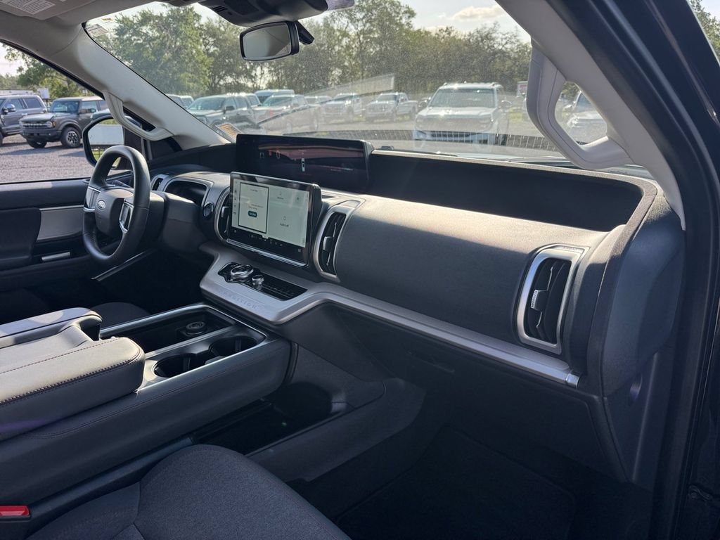 Certified 2025 Ford Expedition Active RWD image 21