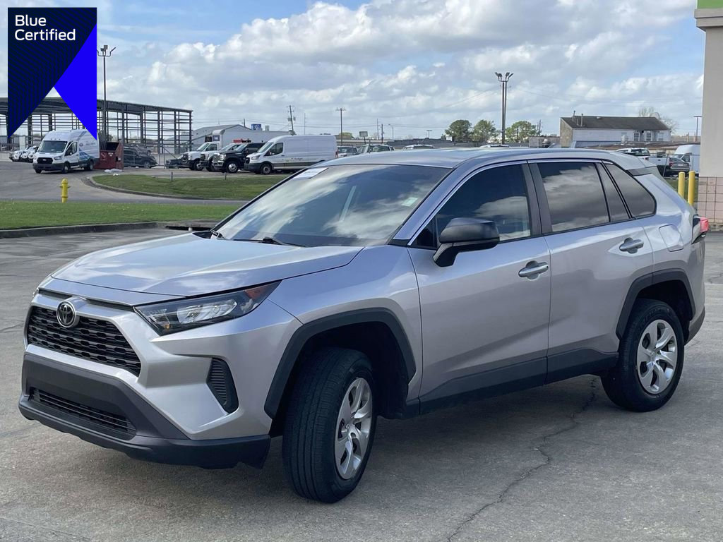 Used 2022 Toyota RAV4 LE image 1