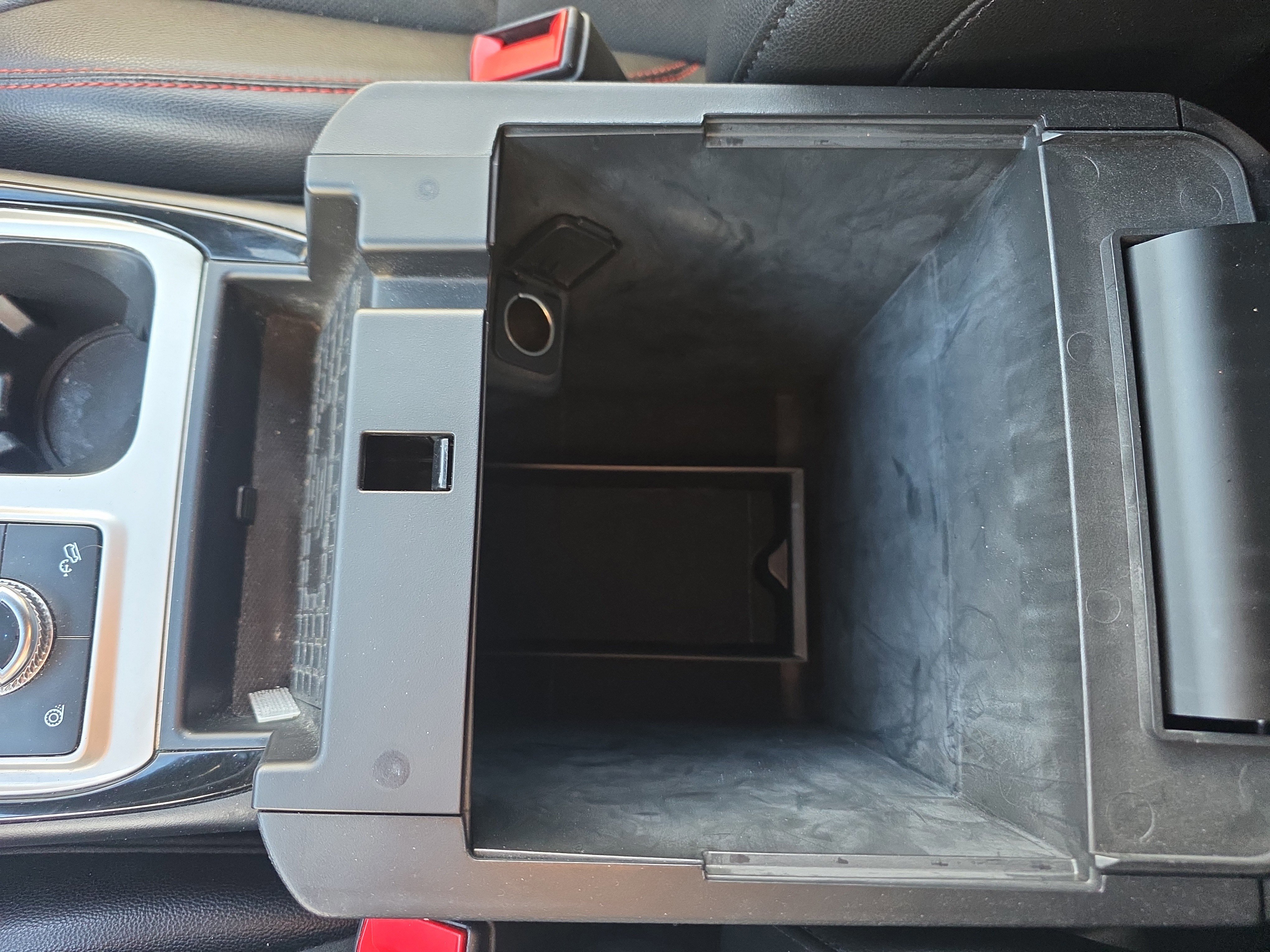 Certified 2022 Ford Explorer ST-Line w/ Class IV Trailer Tow Package image 47