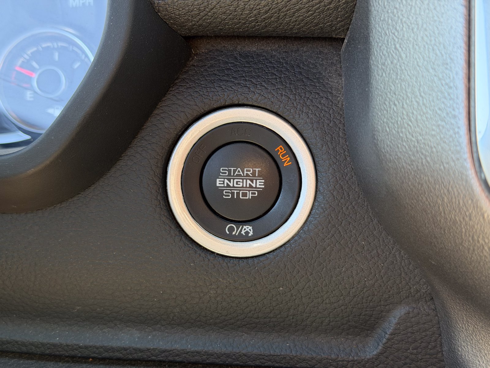 Used 2024 RAM 1500 Laramie AWD/4WD image 27