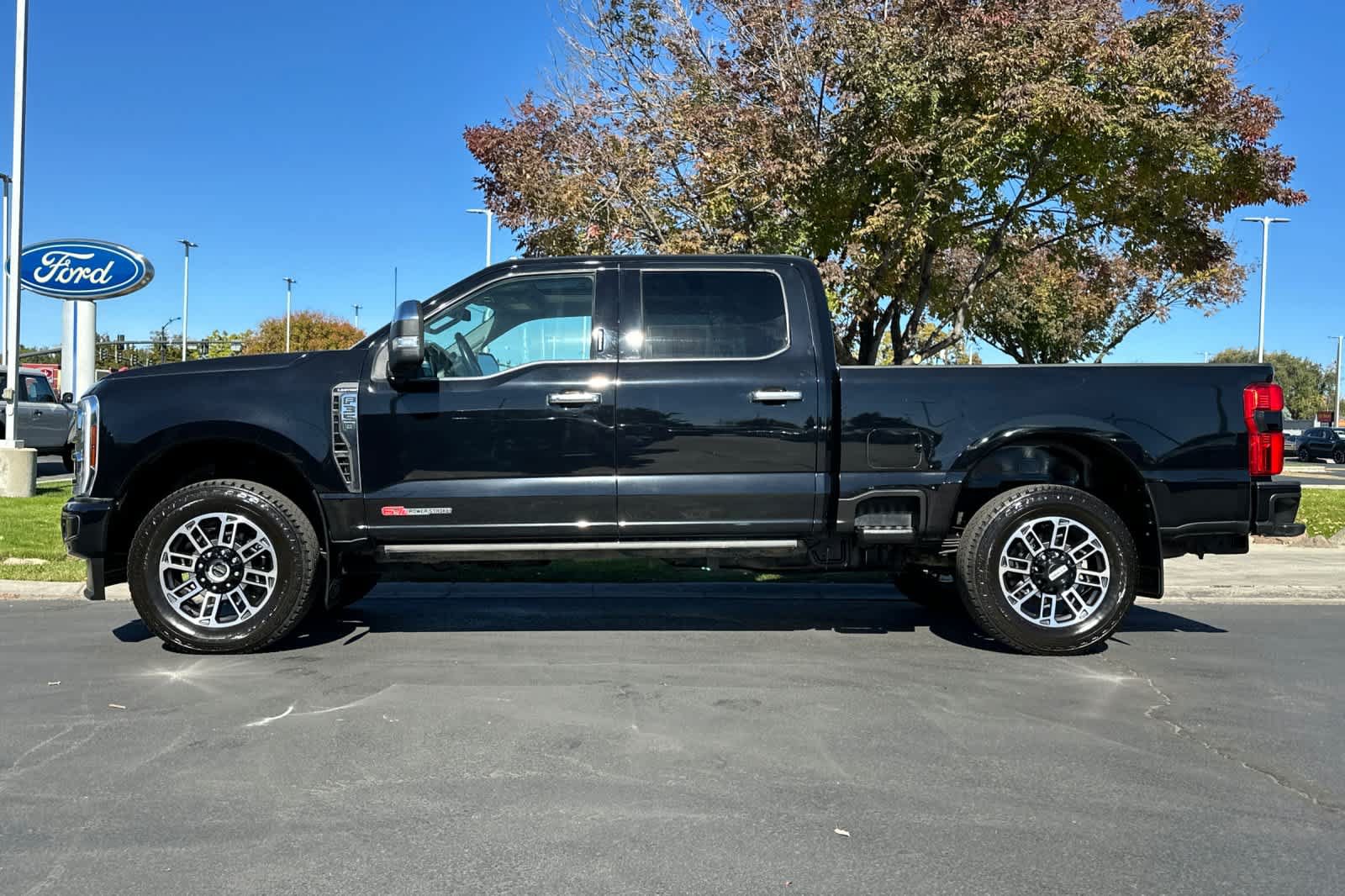 Certified 2024 Ford F350 Limited w/ FX4 Off-Road Package AWD/4WD image 5