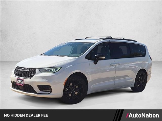 Used 2025 Chrysler Pacifica Limited