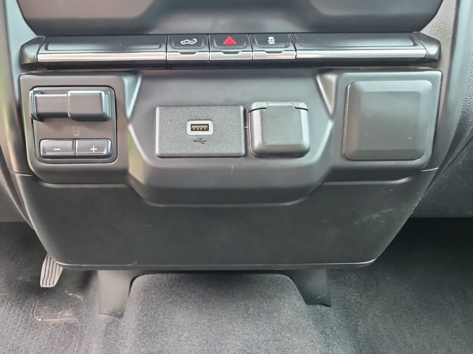 Used 2020 Chevrolet Silverado 2500 Custom w/ Custom Value Package AWD/4WD image 21