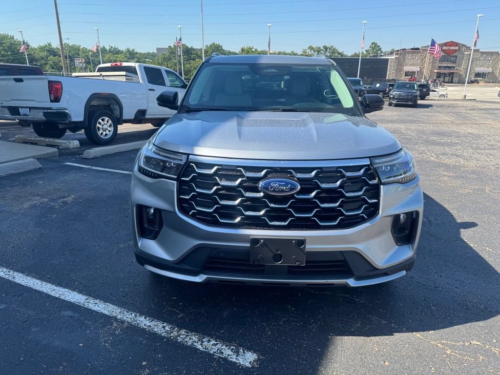 Certified 2025 Ford Explorer Platinum w/ LUX Leather Package AWD/4WD image 2
