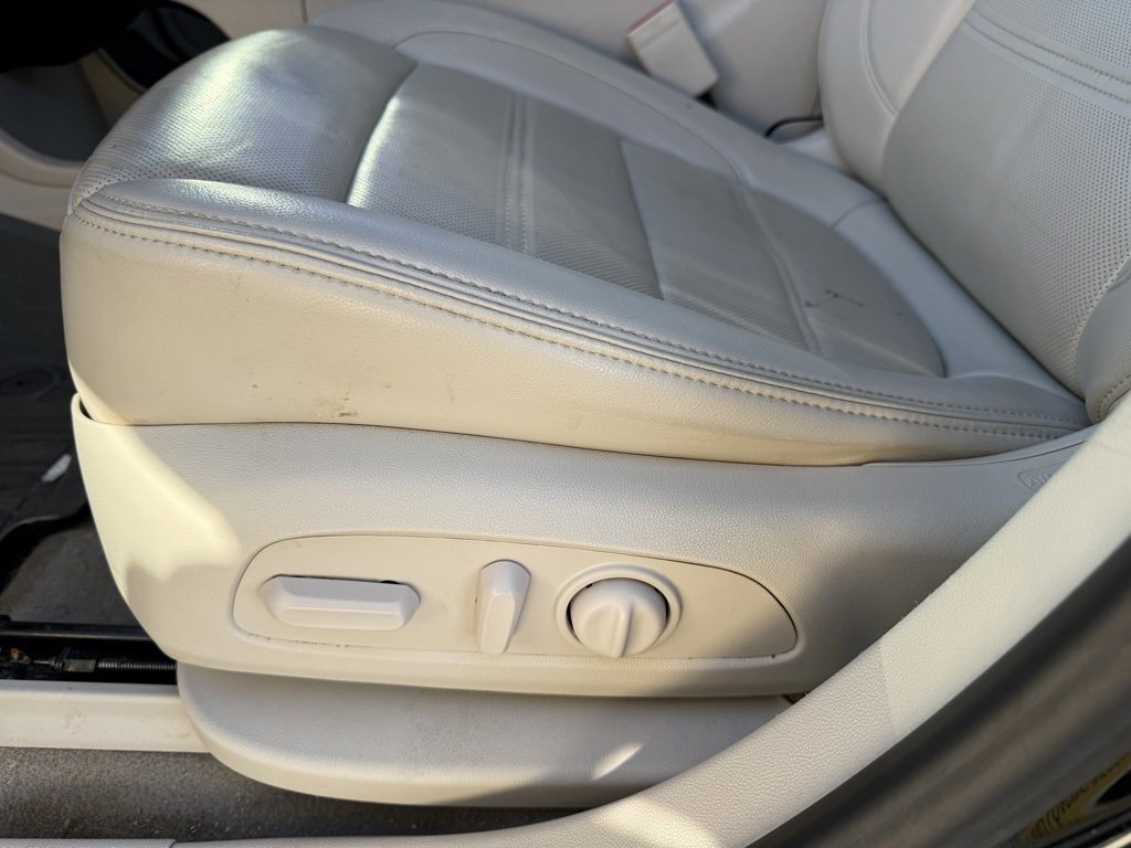 Used 2021 GMC Acadia Denali w/ Denali Technology Package image 11