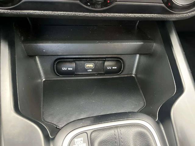Used 2025 Kia Soul LX w/ LX Technology Package FWD image 25