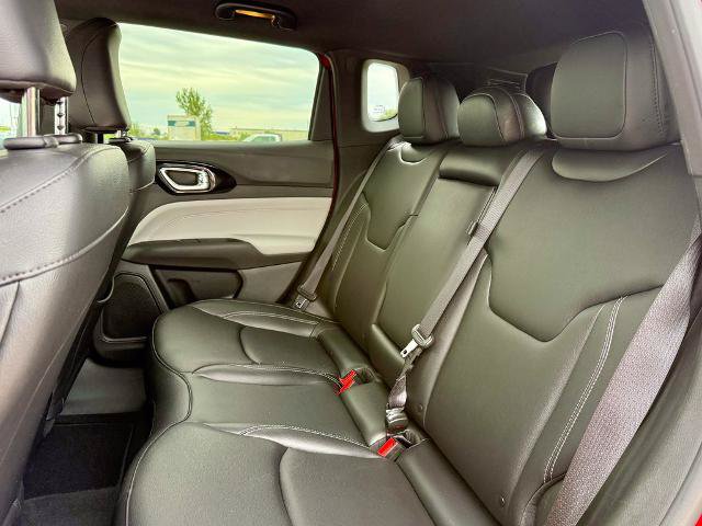 Used 2025 Jeep Compass Limited AWD/4WD image 12