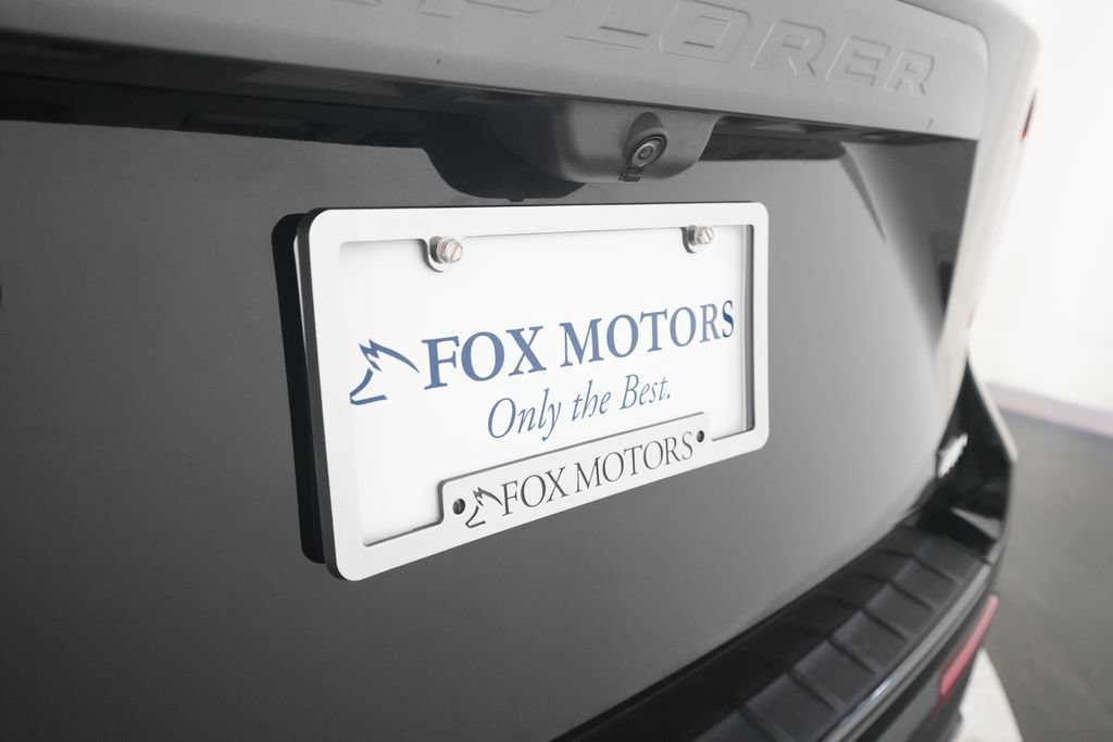 Certified 2022 Ford Explorer XLT w/ XLT Sport Appearance Package AWD/4WD image 40