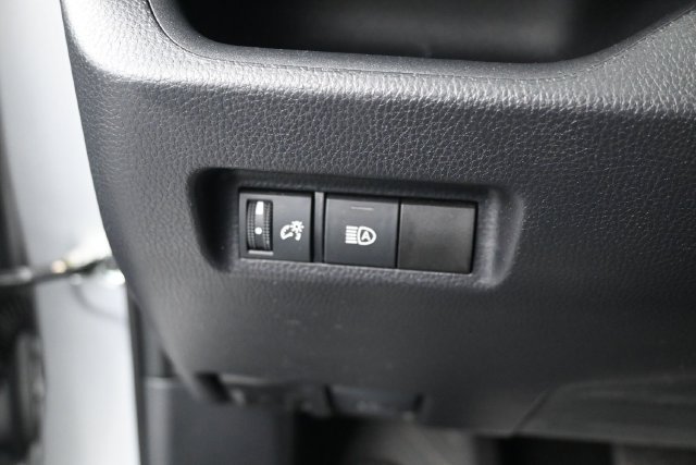 Used 2025 Toyota RAV4 XLE AWD/4WD image 8