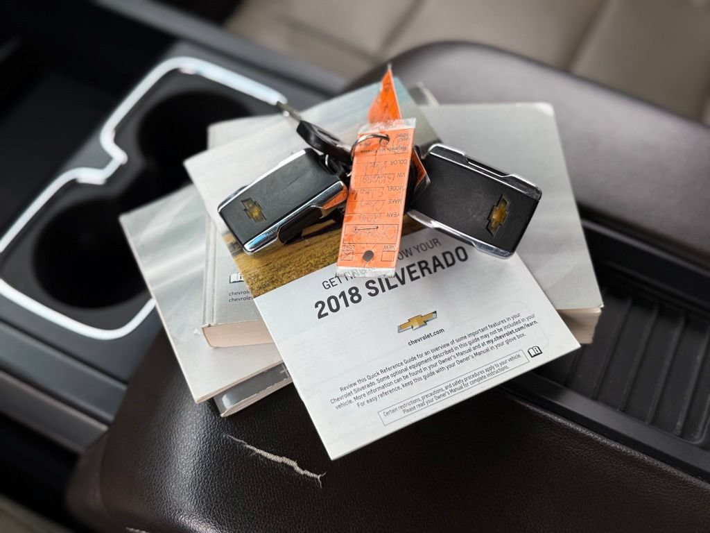 Used 2018 Chevrolet Silverado 1500 LTZ Z71 AWD/4WD image 4