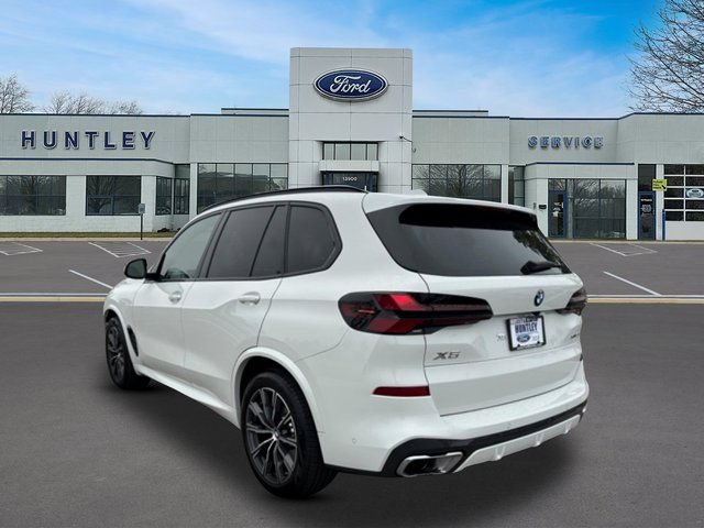 Used 2025 BMW X5 xDrive40i w/ M Sport Package AWD/4WD image 5