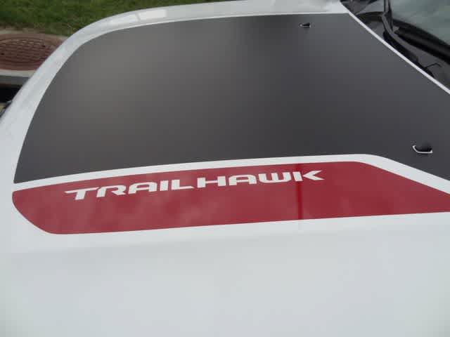 Used 2025 Jeep Compass Trailhawk AWD/4WD image 42