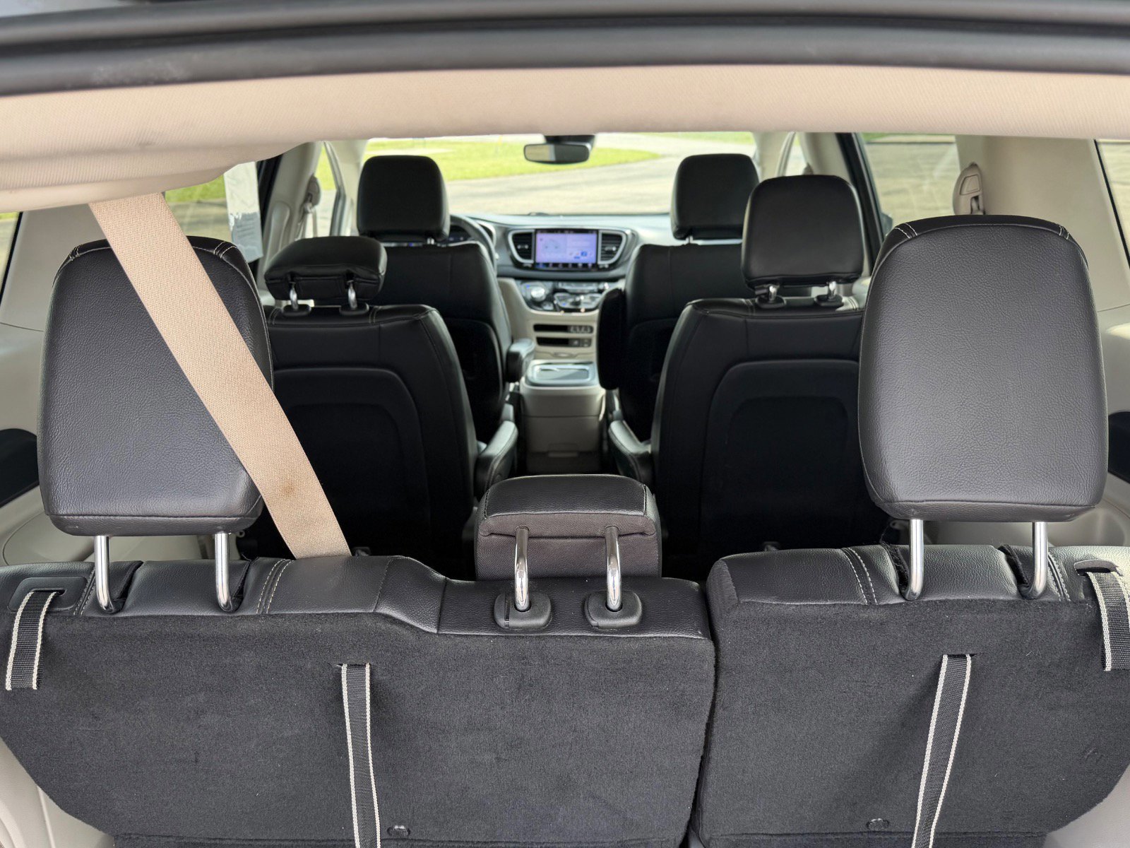 Used 2022 Chrysler Pacifica Touring-L FWD image 6