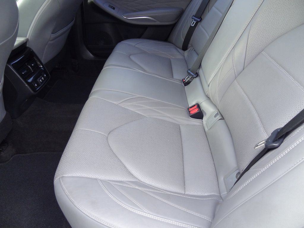 Used 2019 Toyota Avalon Limited image 14