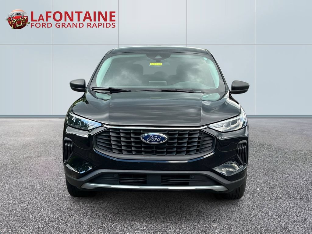 Certified 2023 Ford Escape Active AWD/4WD image 2